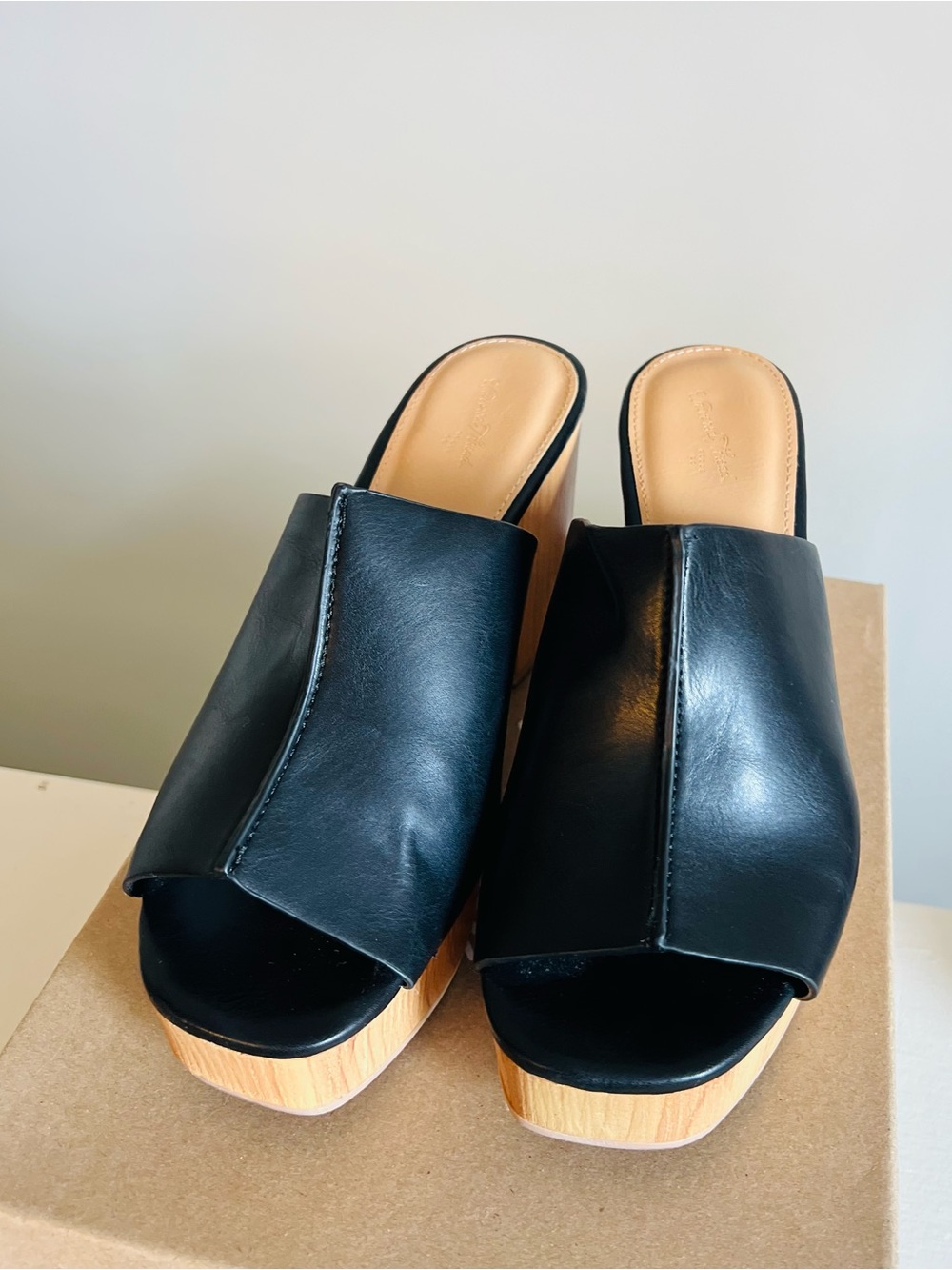 Universal Thread Peony Heels Black Mule Clogs